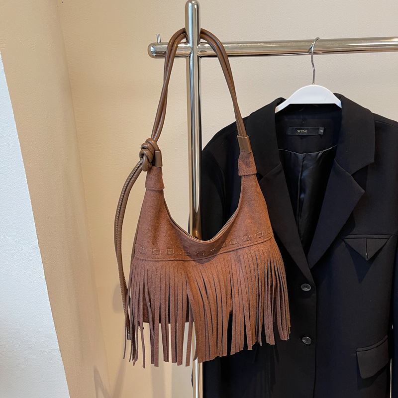 Designer Women's Leather Velvet Bag New Large Capacity Tassel Fashion Shoulder Bag Simple Retro Crossbody Bag