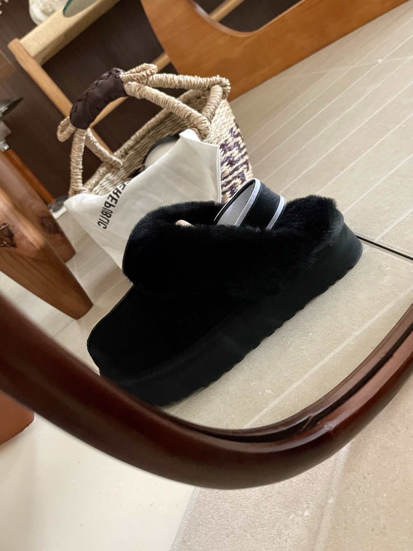 Free shipping Designer Multi-Color Plush-Lined Mules with Warm Design Daily Occasion Wear Fashion Stylish Versatile Trendy Slippers