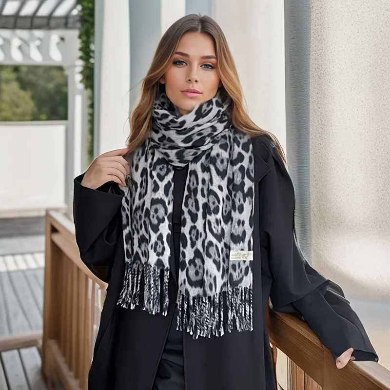 Retro opard Scarf Wens Autumn Winter ic Tassel Shawl 2025 Hot Warmth SexinW251027