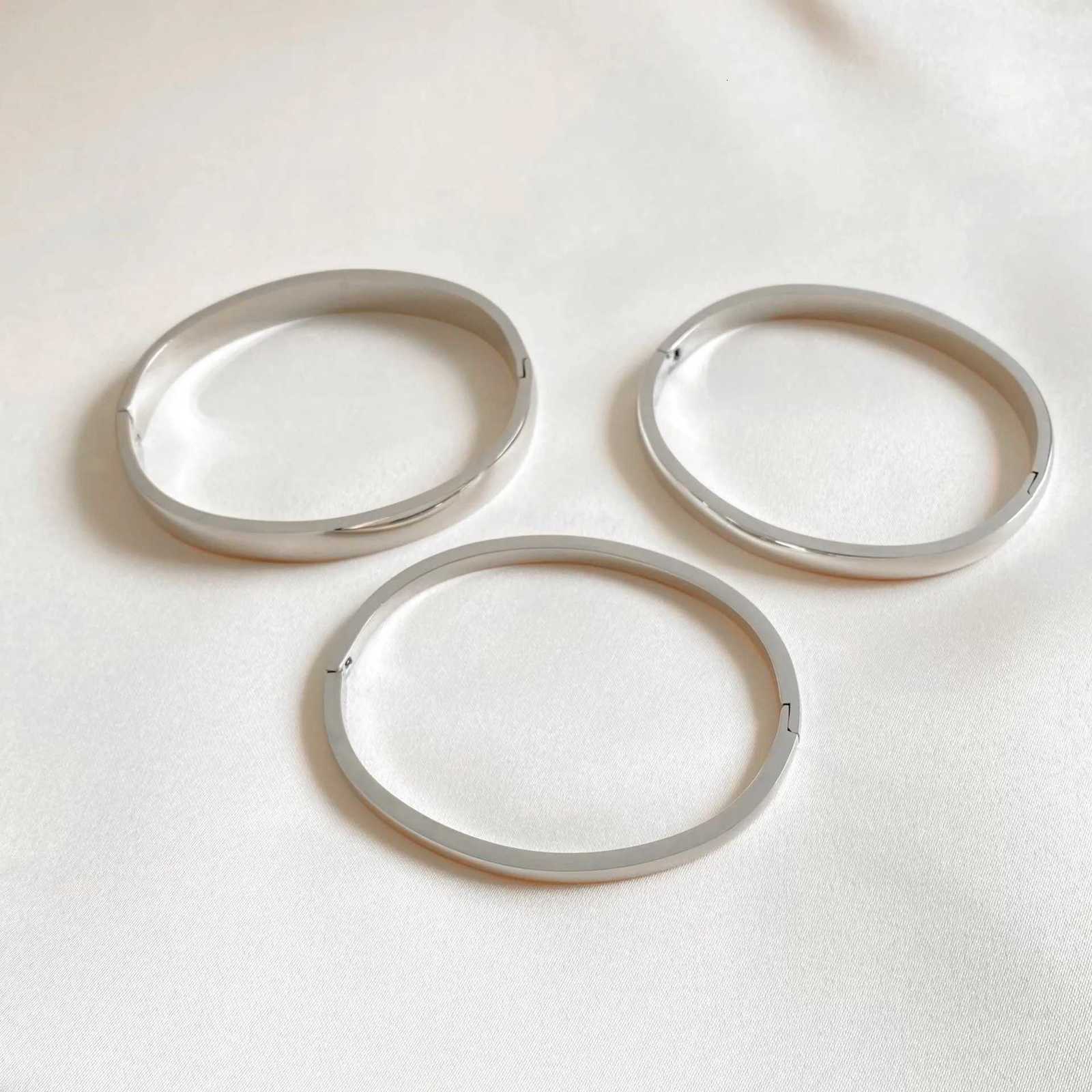 Perisbox 4mm 6mm 8mm Minimalist 316L Stainss Steel Solid Gold Pvd Plated Smooth Plain De Hinged Bang Bracets for WenW251027