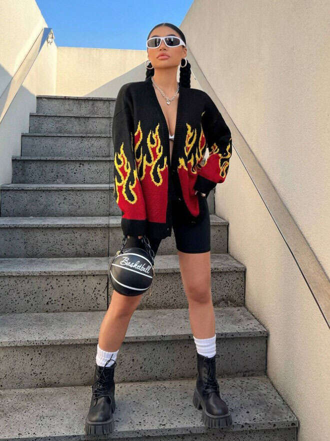 New autumn and winter products, fashionable colors, flame patterns, contrasting designs, sweaters, cardigans sweater