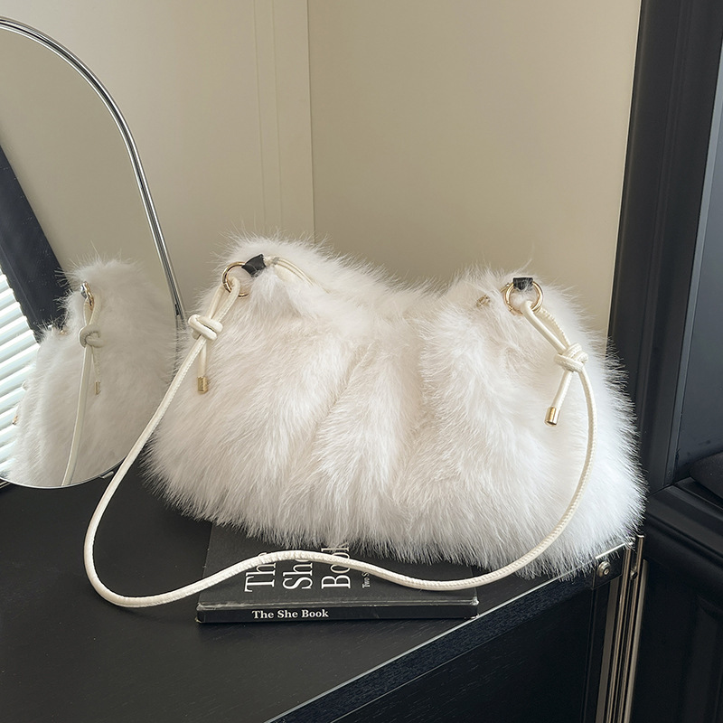 Designer's autumn and winter new fashion cute women's fur leather bag large capacity high-end sense shoulder bag fur plush crossbody bag wom