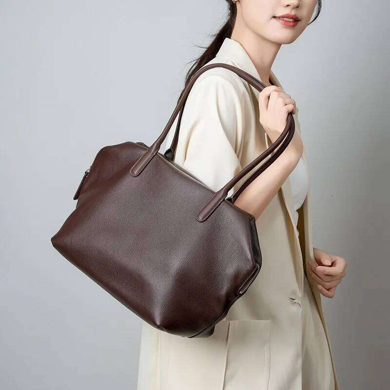 Niche Light Women First-Layer Cowhide Underarm Bag Minimalist Loose Lazy Single Shoulder Bags Simple Commuter Handbags 251027