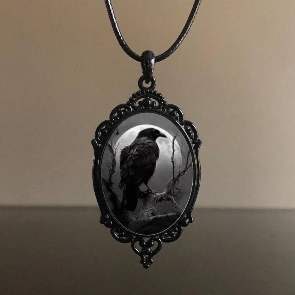Gothic Retro Dark Oval Lacework Crow Moon Glass Pendant Necklace for Women Hallowmas Party Punk Fashion Jewelry Accessories Gift