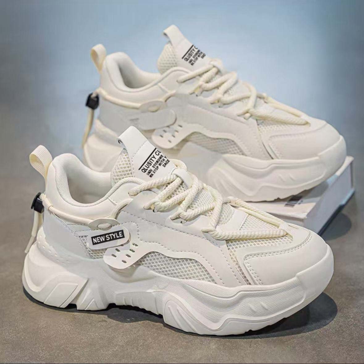 Top designer black and white men's and women's sports shoes, classic panda Raywood blue and cold gray, height-increasing breathable outdoor 