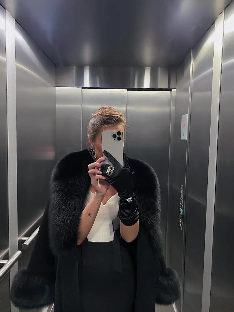 Retro Black Fur Patchwork Woolen Coat Women Chic Full Sleeve Vneck Lace Up Loose Overcoat Lady Winter Commute Outerwear 251027