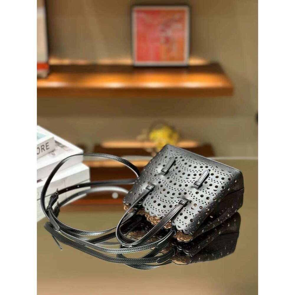 Brand Design Fashion Large Capacity Genuine Leather Bucket Bag High Quality Cowhide Shoulder Handbags For Women 2025