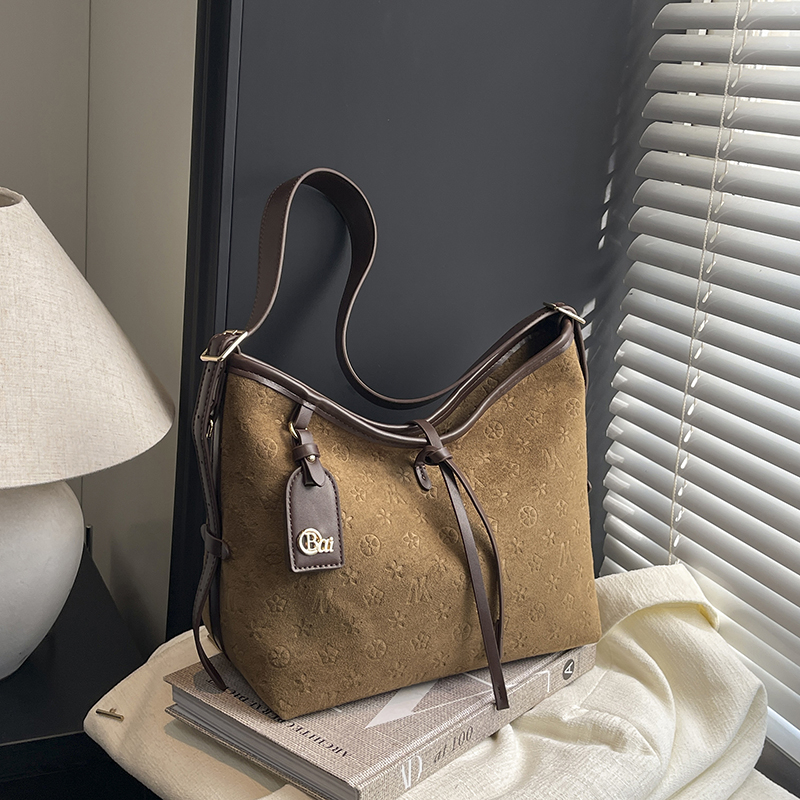 2025 New Women's Fashion Shoulder Bag, Casual, Simple, Advanced, Classic Banquet Bag, Women's Spring Multi functional Essential Handheld Sho