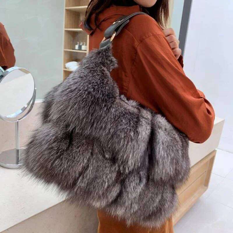 Women Winter Handbag Genuine Party Bag Tote Designer High Quality Real Sier Fox Fur Handbags Female