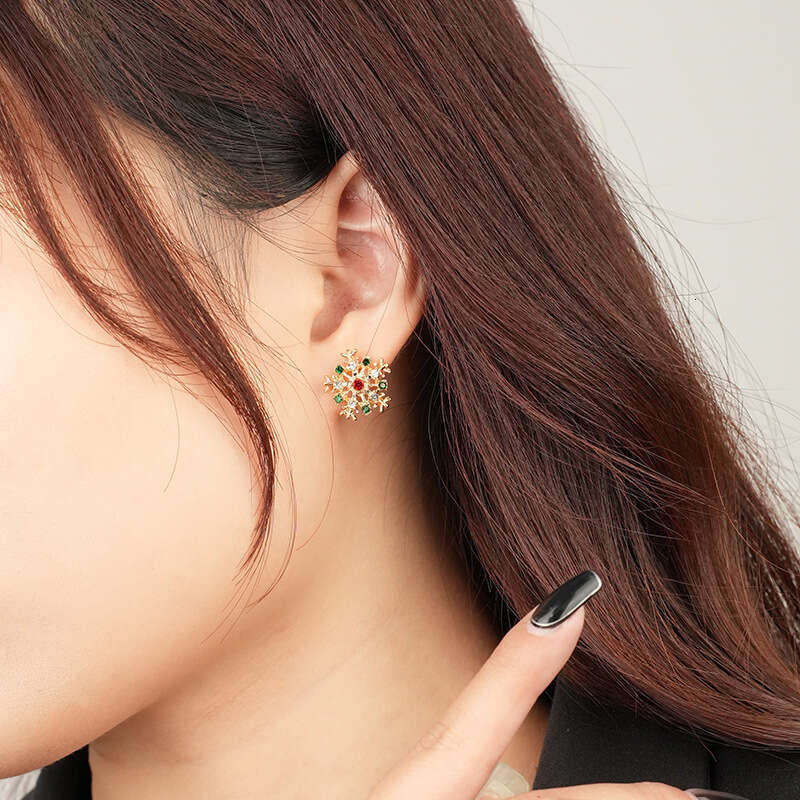 New Fashion Creative Versatile Christmas Snowflake Dia Stud Earrings for Women