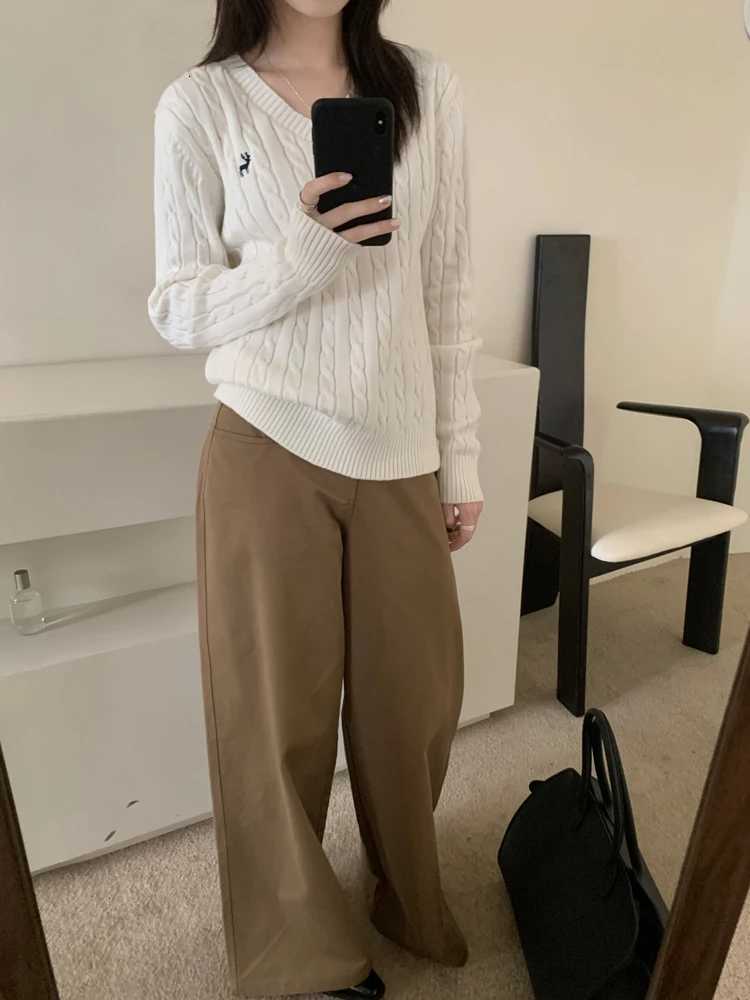 4Colors 2024 autumn Winter Korean style V Neck Twist Embroidery Vintage Slim Knitted Sweater and pullover womens X3522T251027