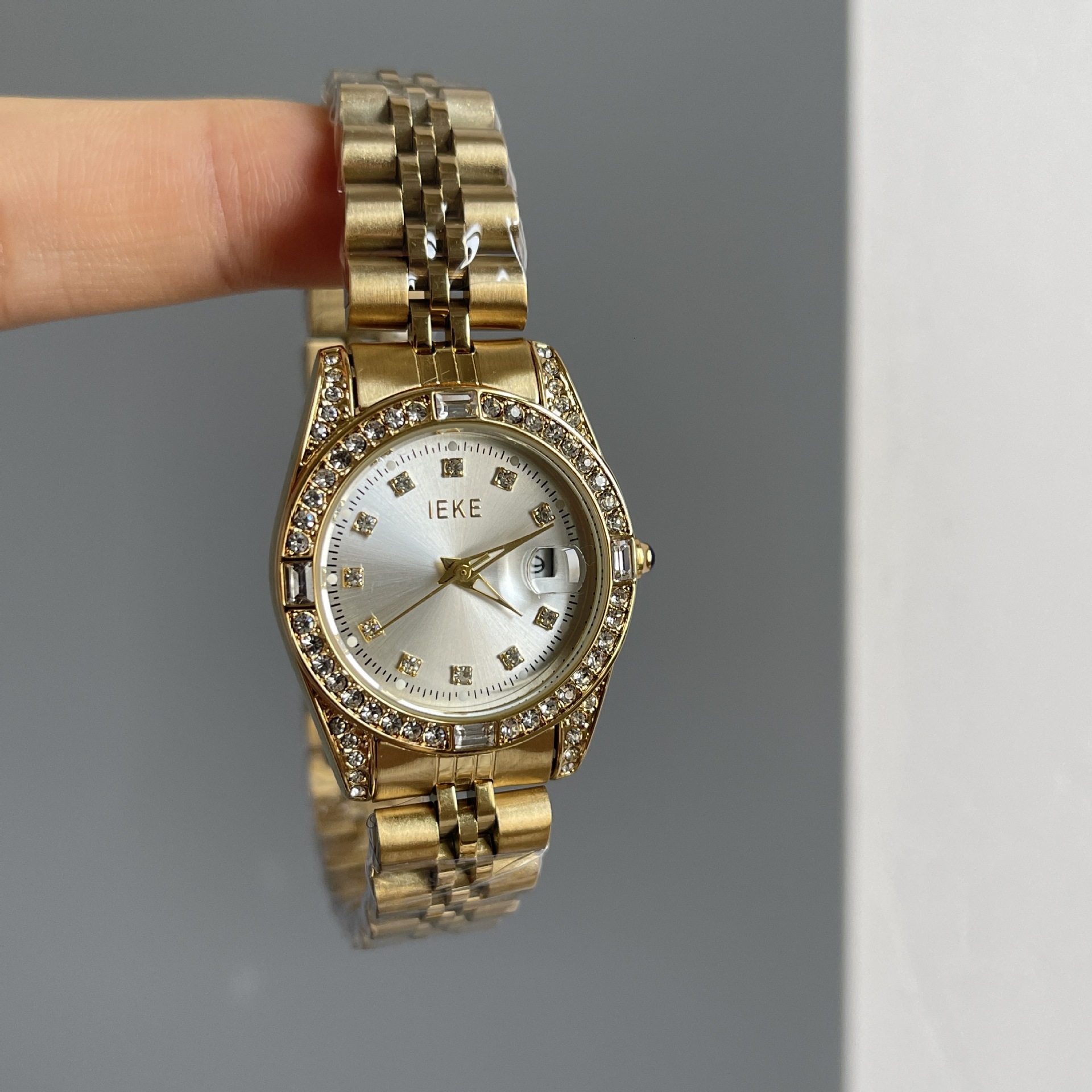 Designer Watch Gypsophila Inlaid Diamond Fashion Exquisite Steel Band Quartz Watch Light Luxury High-end Trendy Women's Luxury Watch Hot Sale