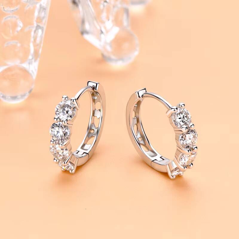 Wholesale High Quality Diamond Hoop Earrings Round 4mm 03CT Moissanite S925 Sterling Silver 4 Stone Styles Hoop Earrings