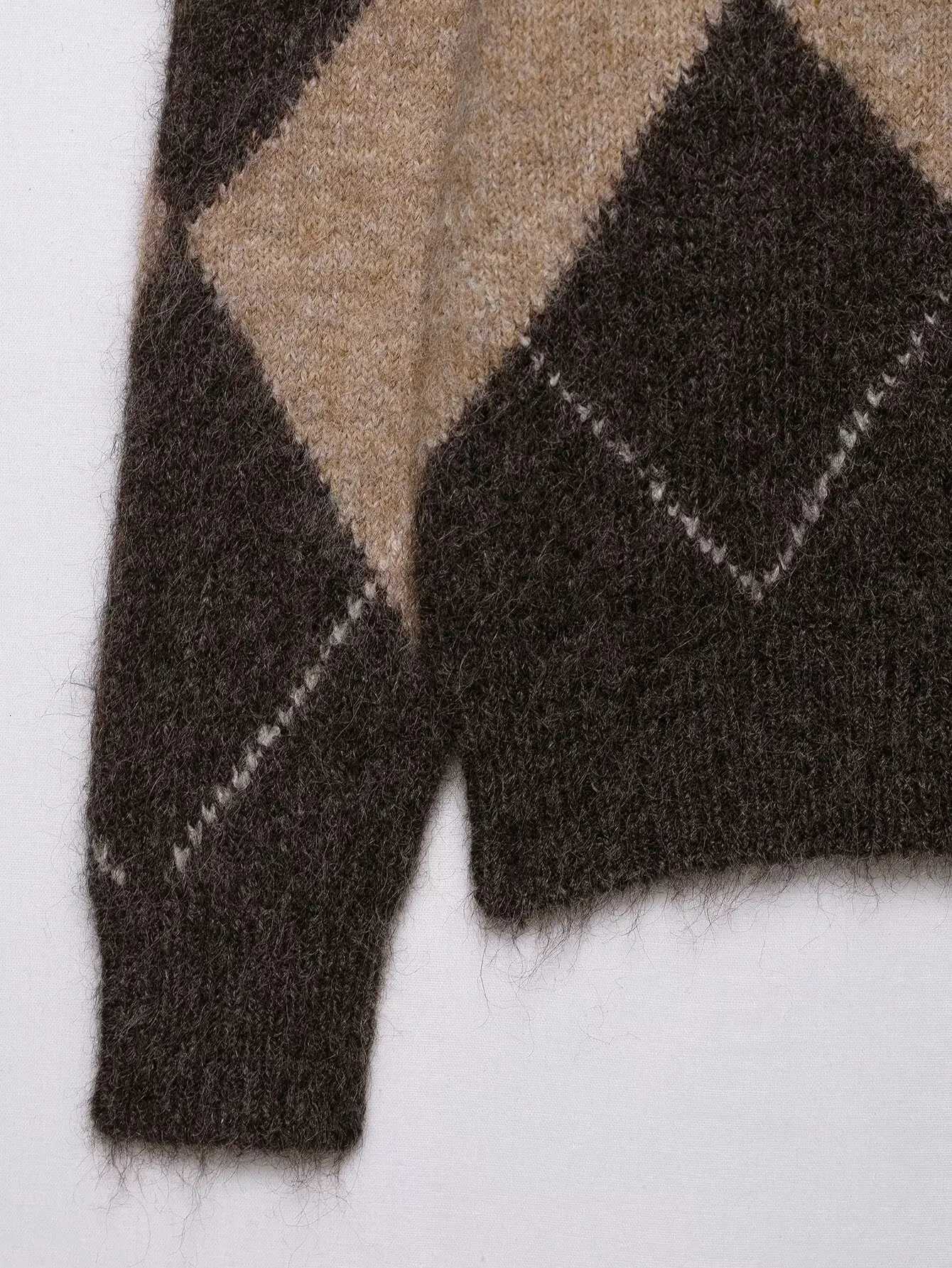 Autumn Womens Knitted Sweater Off Shoulder Fashion Argyle Womens Sweaters Temperament Slash Neck Knitted Pullovers ClothingT251027