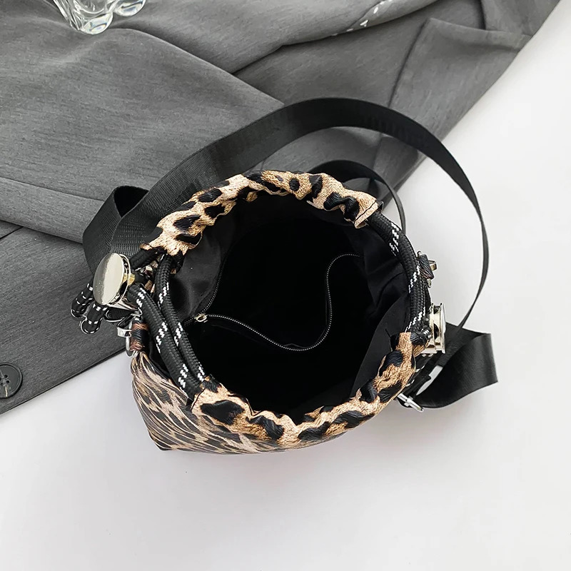 Mini Bag For Women Leopard Leather Bucket Crossbody Bag Small Phone Bag Drawstring Shoulder Bag Wide Strape Female Bolsa Black 251027