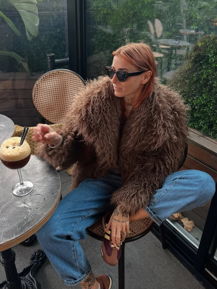 Brown Fashion Fur Coat Women Chic Fluffy Warm Long Sleeve Loose Short Jacket Winter Lady Daily Street Outerwear 251023