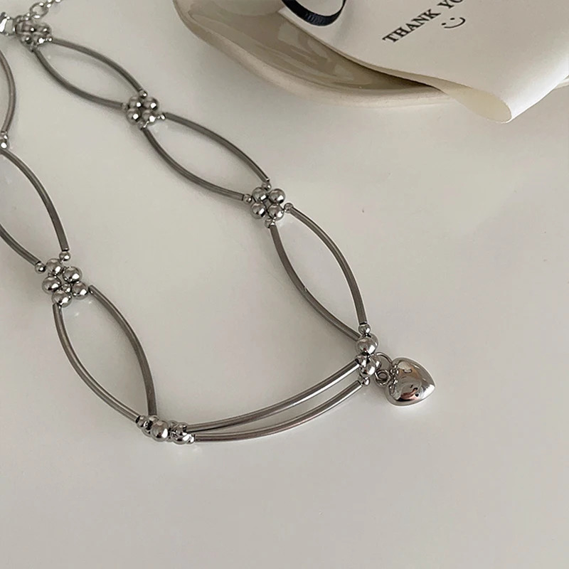 Vintage Metal Heart Pendant Necklace for Women Personalized Trend Interlace Collar Chain Silver Color Accessories Jewelry Gifts 251023