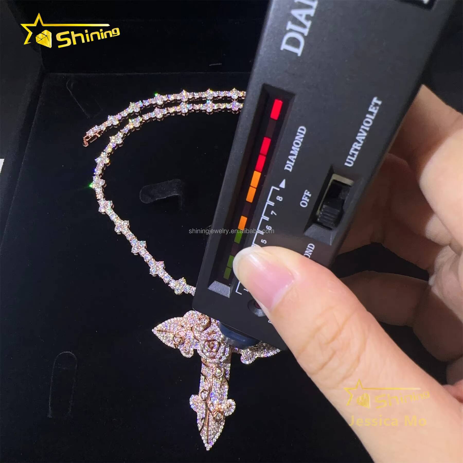 Bulk Stock Hip Hop Stylish Rapper Jewelry D VVS1 Moissanite Diamond S925 Silver Rose Gold Iced Out Man Rose Flower Cross Pendant