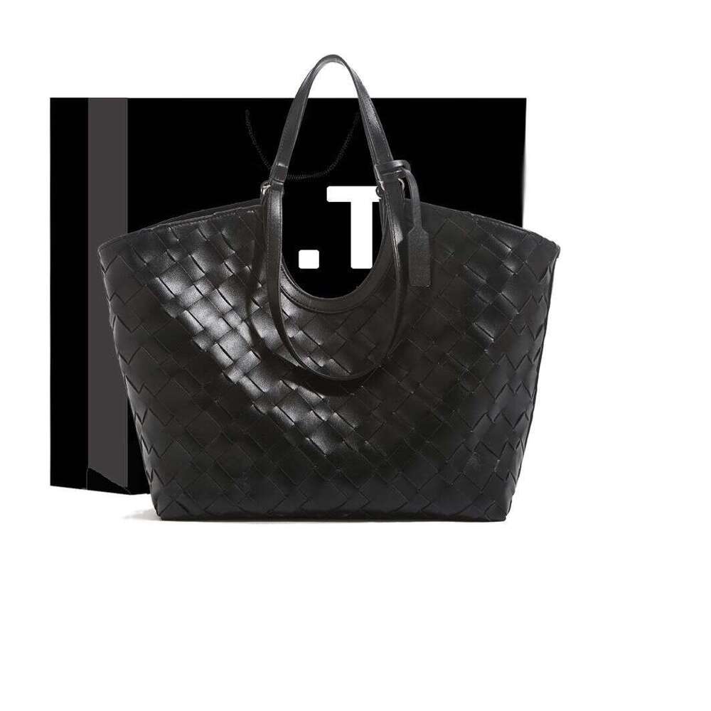 Designer Bag Tote Bag Shoulder Bag Autumn New Woven Handheld Tote For Women Niche Fashion Commuter Large Capacity Shoulder Underarm Bag