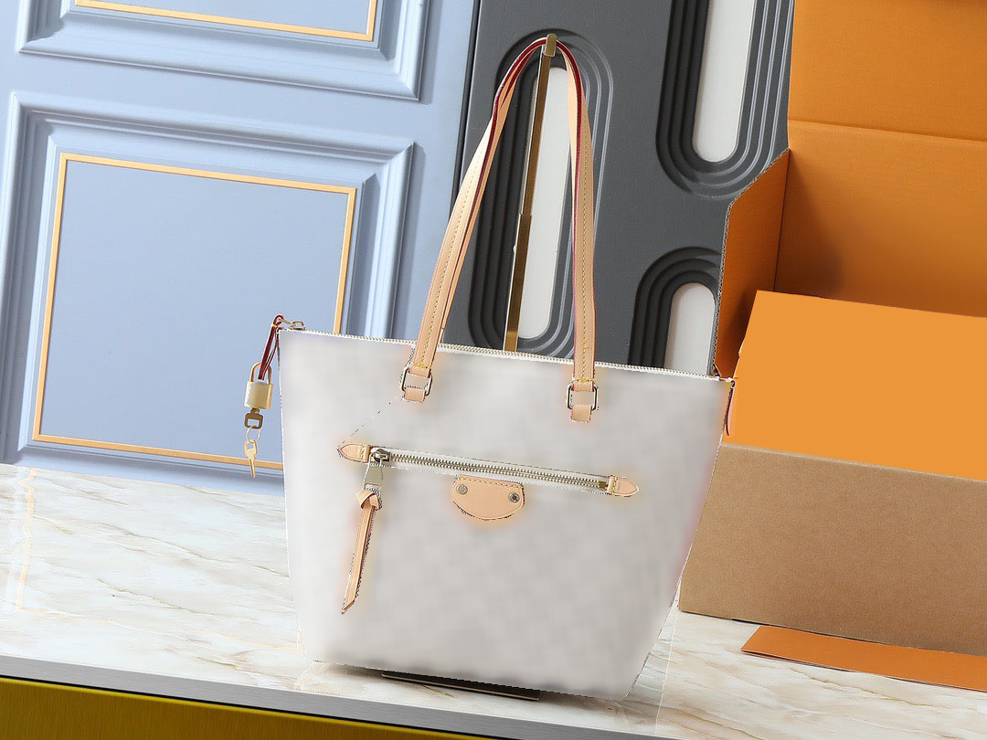 Stylish Full-Sized Real Leather Bag Designed for Optimal Space Utilization by Ladies