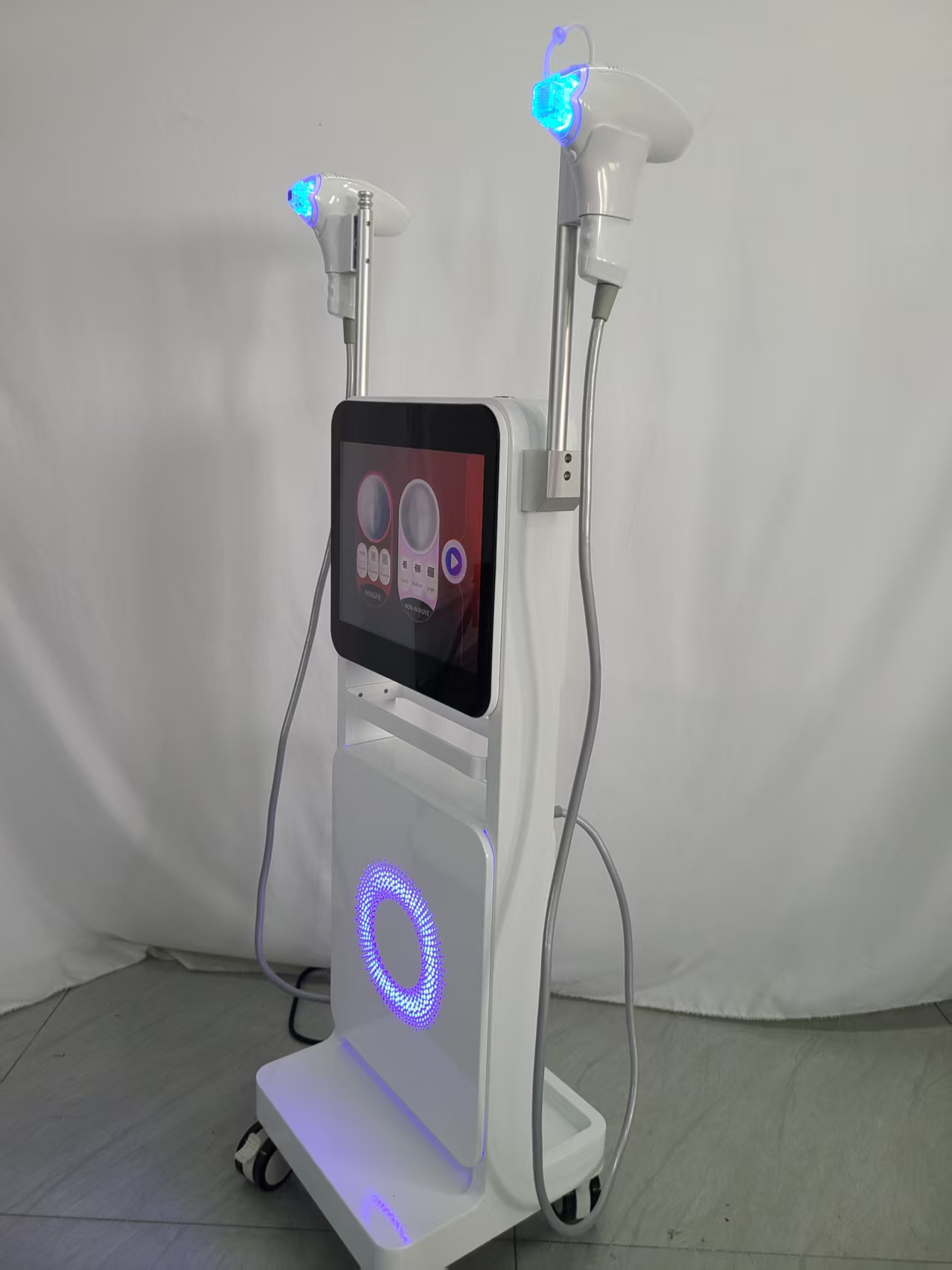 Rf Microneedle Acne Scar Removal Device Is a Highly Effective Anti-Aging and Skin Tightening Beauty Device, a Must-Have For Professional Skin Care HOT