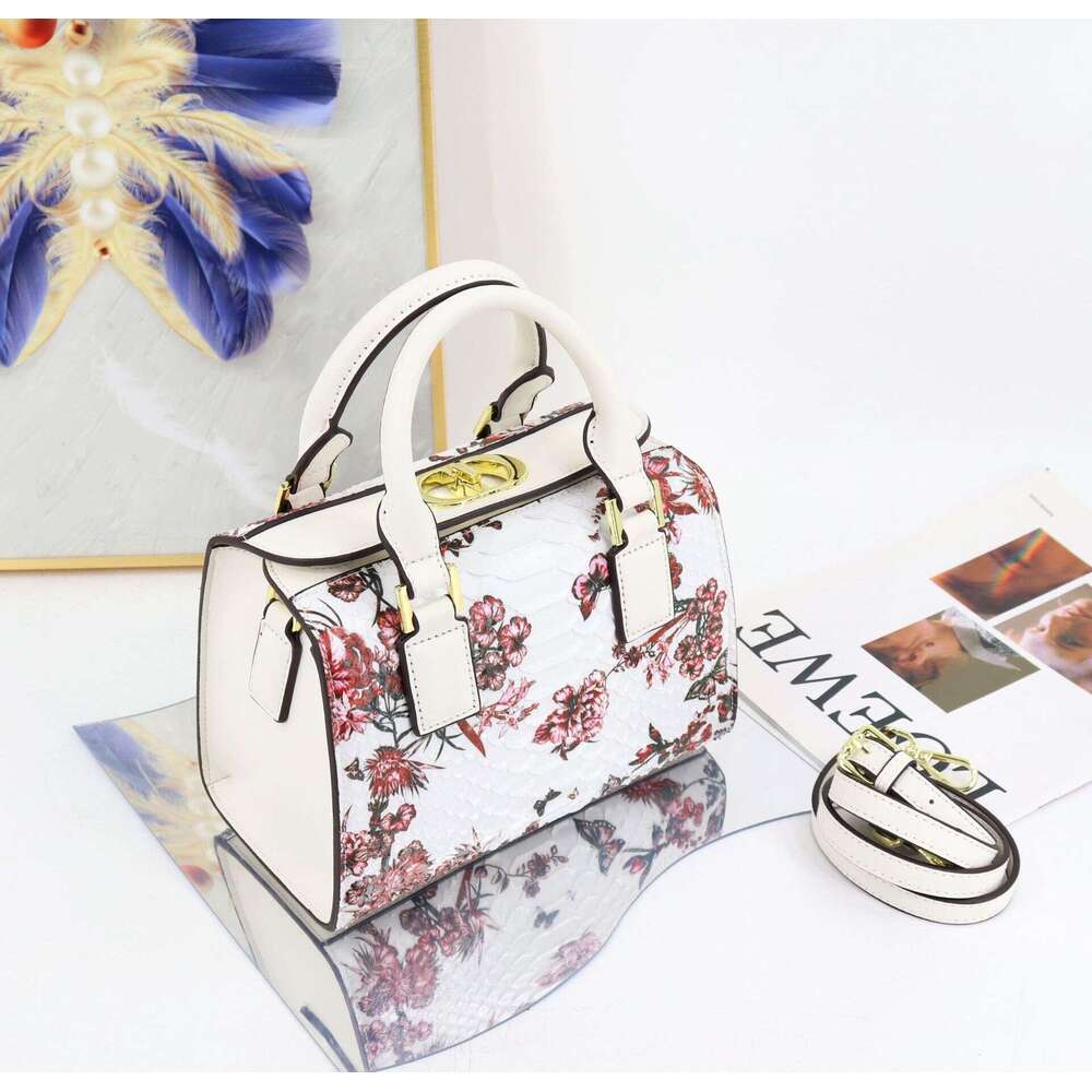 Fashion Ladies Designer Handbag for Women - 2025 New Model Bag with Trendy Vibe & Versatile Style