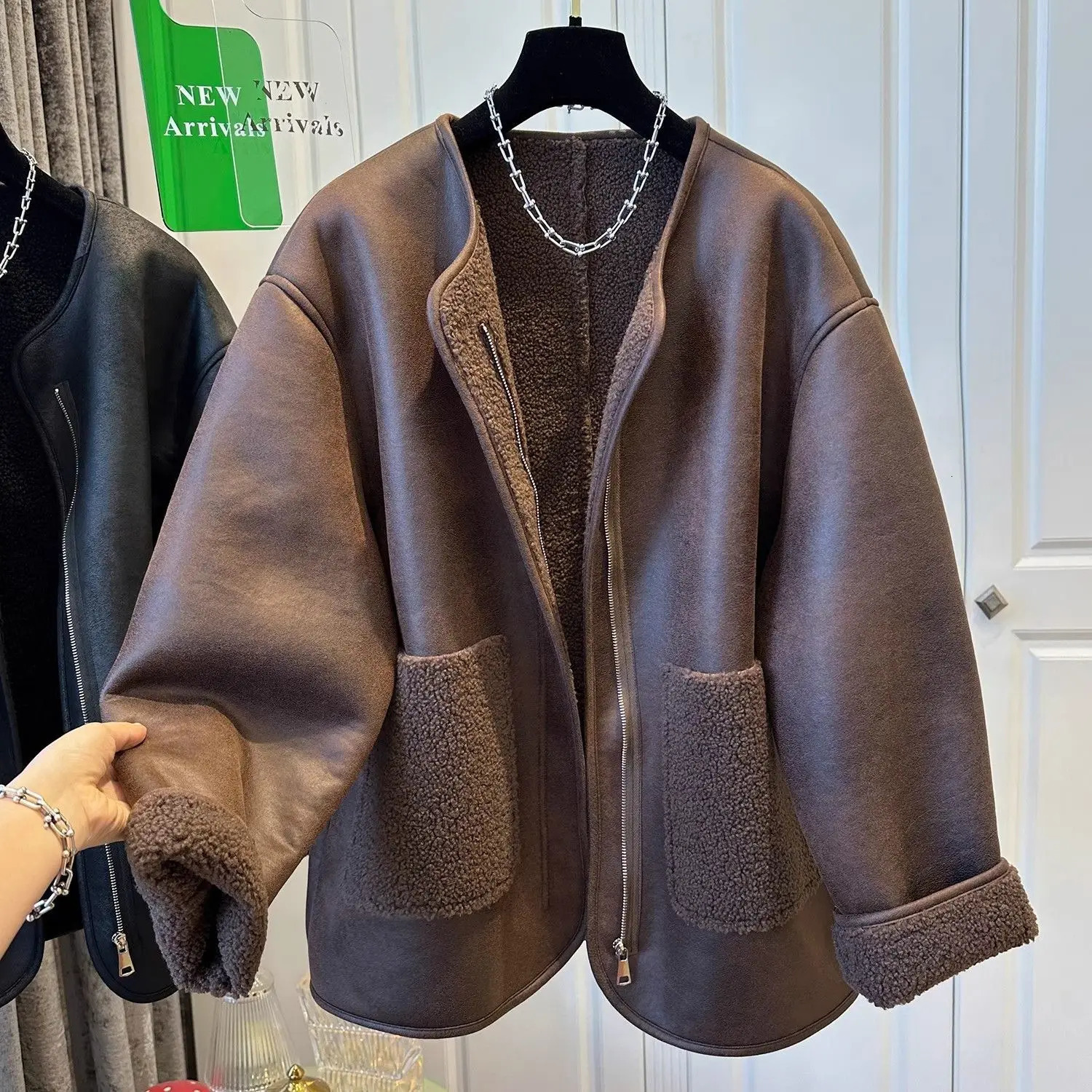 Leather And Fur Splicing Integrated Round Neck Jacket For Women In Autumn Winter Loose n Short 251027