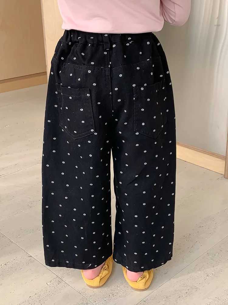 Girls Jeans Spring Autumn New Girls Baby Loose Straight Leg Pants Versatile Children Full Printed Small Flower Wide Leg PantsT251027