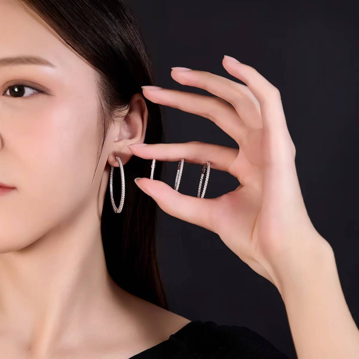 New Earrings Wholesale S925 Silver Large Size 15mm20mm25mm35mm Hoop Earrings for Women Highend Moissanite Earrings