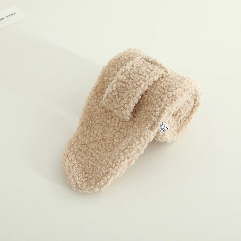 Solid Color Winter Baby Scarf Lamb Wool Korean Kids Neck Warmer Boys Girls Windproof Warm Cross Scarves 251027