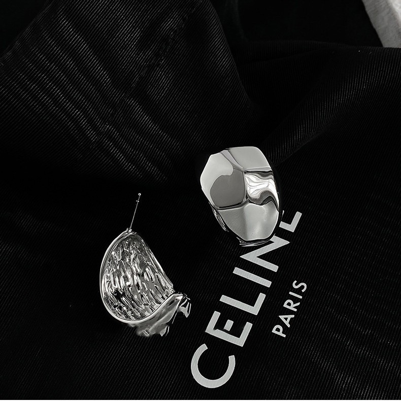 Sier Needle Metal Geometric Faceted C-shaped Minimalist Style Niche Trend Earrings Light Design Sense Ear Jewelry - view 5