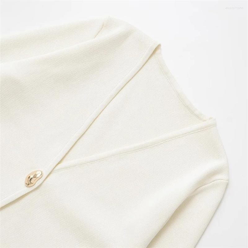 Women's Jackets European And American Style Gold Button Decoration V-neck Long Sleeved Simple Knitted Jacket