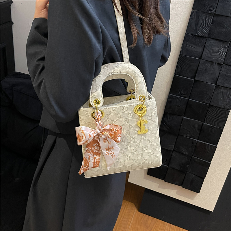 Free shipping designer bag High-Quality Textured Silk Scarf Bag New Fashionable Stylish Crossbody Handbag Crossbody Bag
