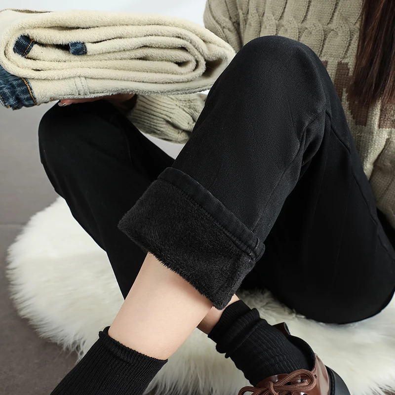 Womens Winter Fleece Warm Jeans Retro Elastic Thickened Comfortable Straight Fashion Korean Casual Female Velvet Denim Pants 251027