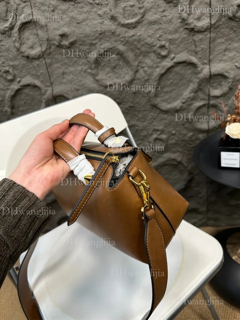 DHGM designer's new the way Pillow Large capacity hand-held crossbody Solid color daily commute bag