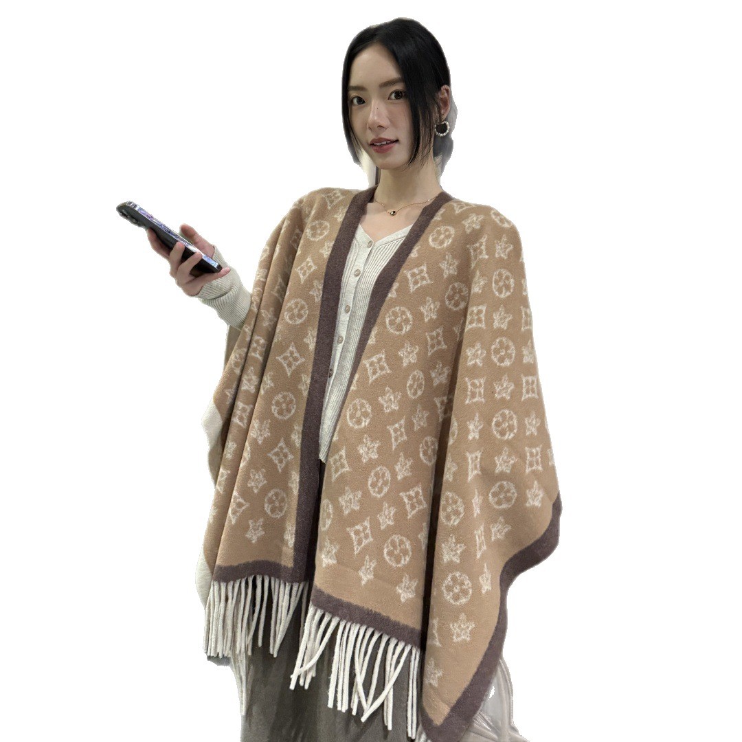 Free shipping Designer Scarves Fashionable luxurious highquality shawl for women versatile scarf for autumn winter thickened warm khaki