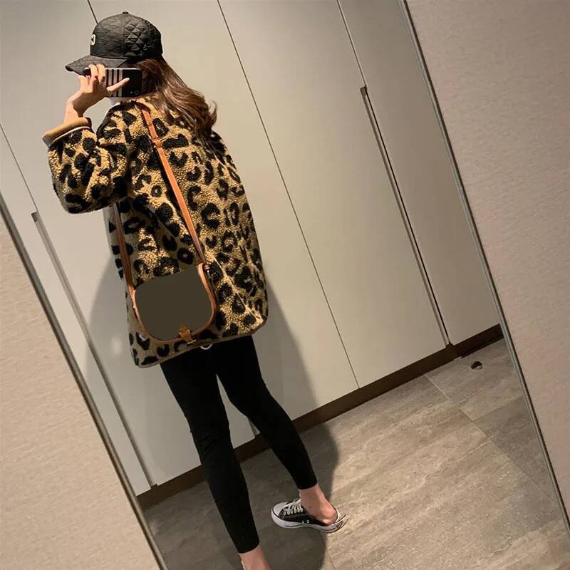winter jacket women New Vintage Leopard Print Winter Warm Coats Female Fashion Lightweight Lamb Wool Jacket Women Casual Loose Plush Short Outerwear