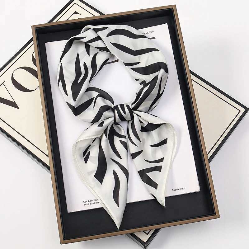 2025 Fashion Zebra Stripes Designer Print Scarf Wen 70x70cm Silk Scarves Luxury Bandana Hijab Neckerchi Shawl KerchiW251027