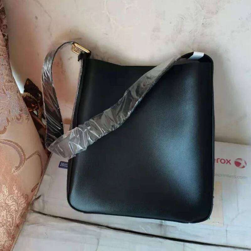 Designer Luxury Solid Color Fashion Cowhide Leather Shoulder Bag For Casual Ladies Crossboday Bags Designer Famous Brand Women Totes