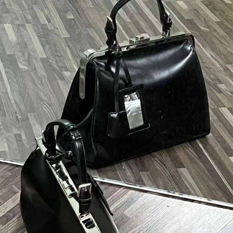 Retro Fashion Metal Clip Handbag Patent Leather Glossy Surface Casual Multifunctional Large Capacity Crossbody Bag Women Trendy