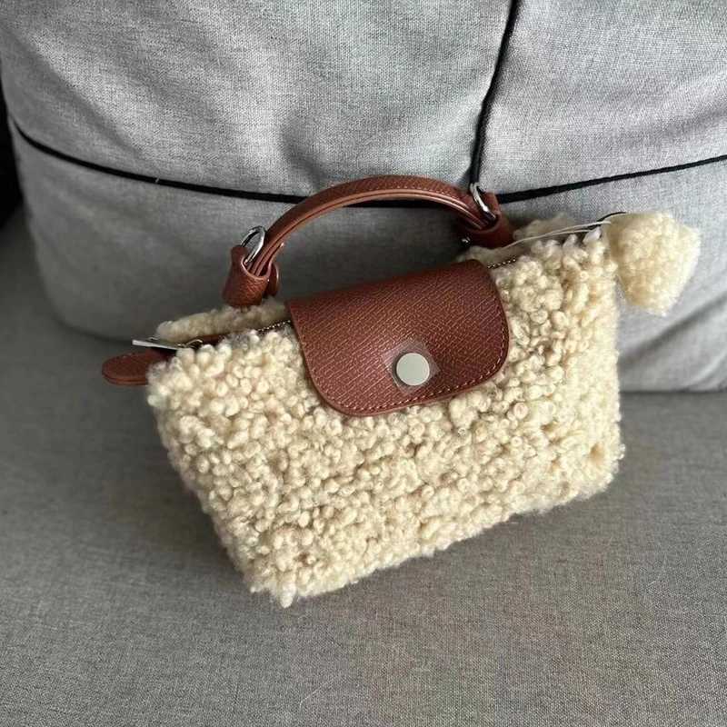 French Niche Popular Dumpling Bag for Women 2024 Winter New Korean Version Oneshoulder Crossbody Bag Lamb Bag Handheld Fur Bag Y251027