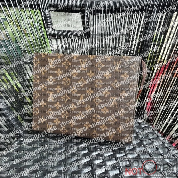 A++ Quality New Luxury Designer Hand bag Travel Toiletry Pouch 26cm Protection Makeup Clutch Women Leather Waterproof Cosmetic Bags For Womens With Dust Bag wallet