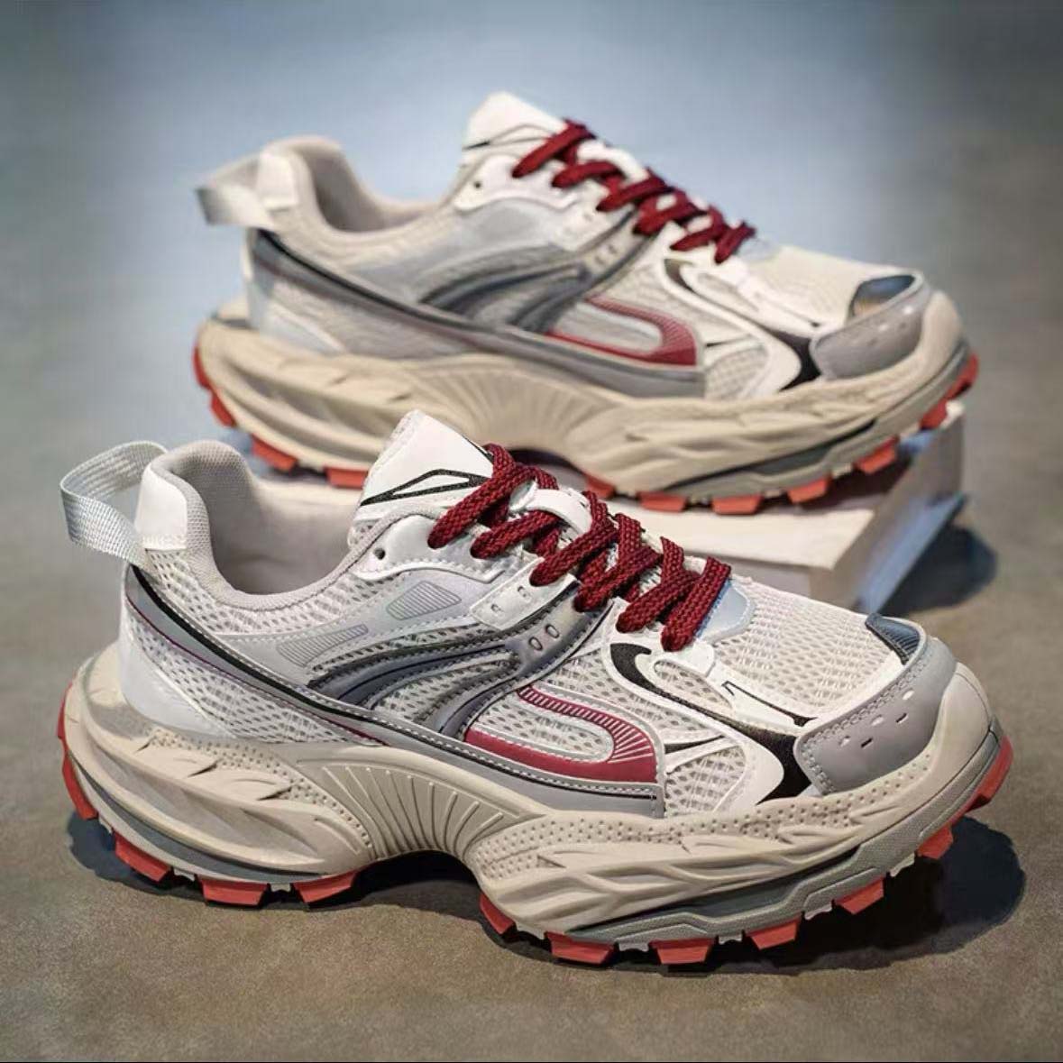 Top designer black and white men's and women's sports shoes, classic panda Raywood blue and cold gray, height-increasing breathable outdoor 