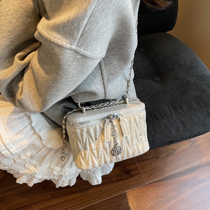 Free shipping designer bag Unique Pleated Embroidery Chain Square Box Bag New Trendy Fashion Versatile Small Square Bag Single Shoulder Crossbody Bag