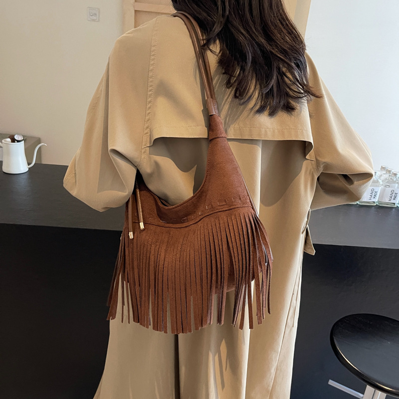 Designer Women's Leather Velvet Bag New Large Capacity Tassel Fashion Shoulder Bag Simple Retro Crossbody Bag