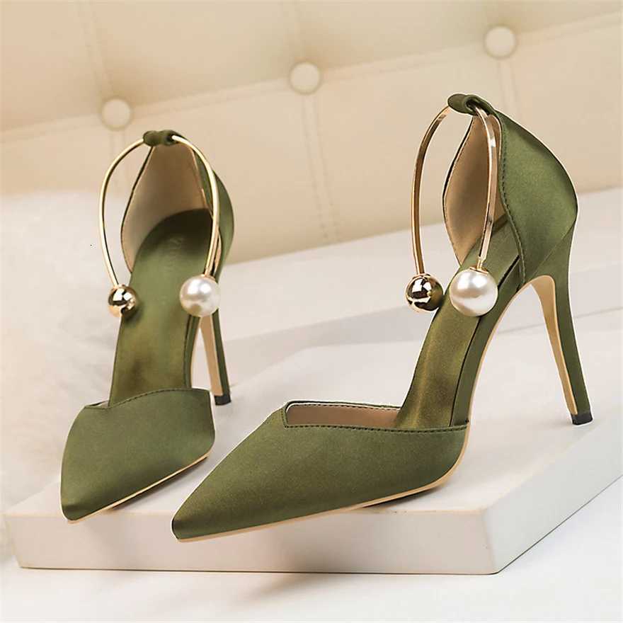 2025 New Elegant Pearl Metal Buckle High Heels Women Sandals Korean Fi Soft Silk Pointed Ladies Shoes Party Sandals ShallowXJ251027