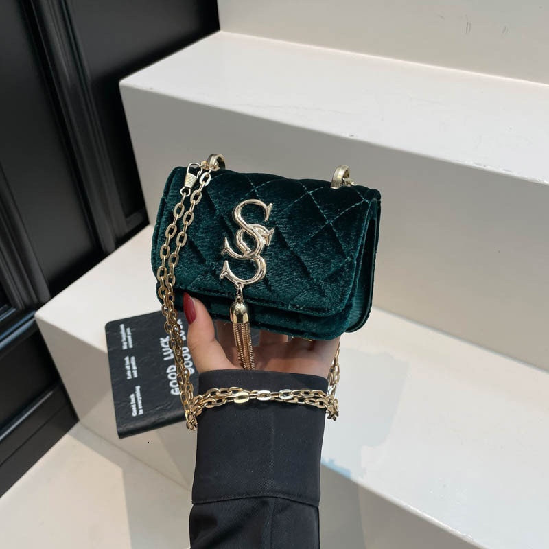 Luxury trendy design small square bag winter new fashion niche design European and American style suede texture women's shoulder bag designer bag