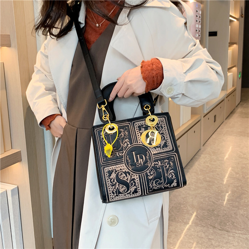 Free shipping designer bag New Luxury Heavy Embroidery Bag Fashion Handbag Women Shoulder Crossbody Bag