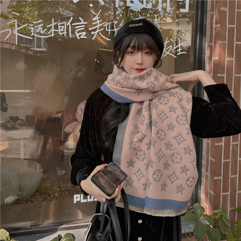 Free shipping Designer Scarves Winter Fashion High Quality Versatile Light Luxury Scarf Womens High Quality Long Shawl Scarf Thickened Warm