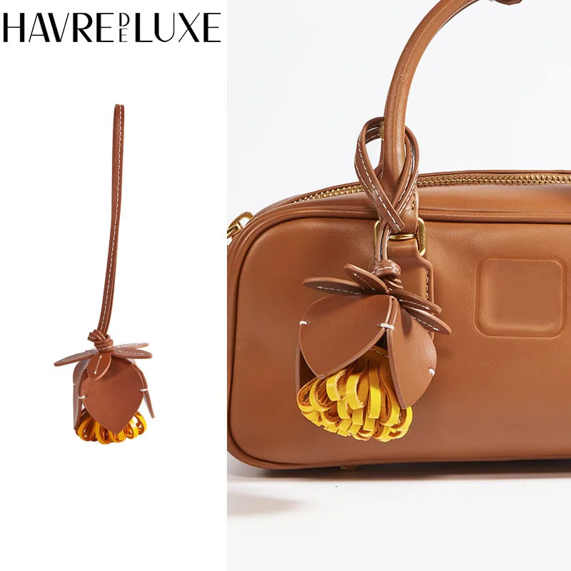 Flower Shaped Pendant Rope Metal Accessories Bag Pendant Keychain for woman Hand Rope Gift Home Decoration 251027